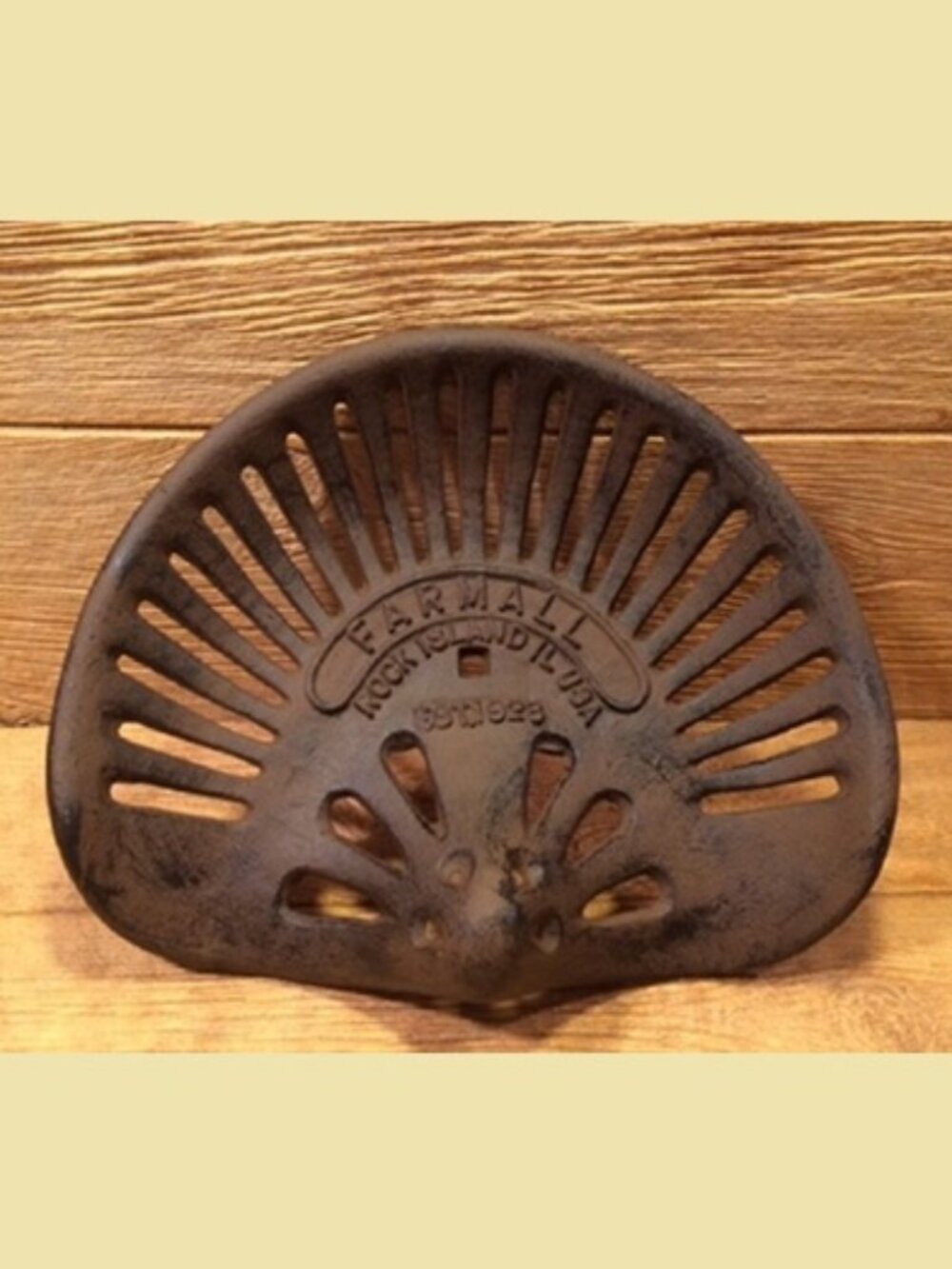 Reproduction Farmall Antique Cast Iron Tractor Seat 15 1/2"wide 0170-08518 AS IS